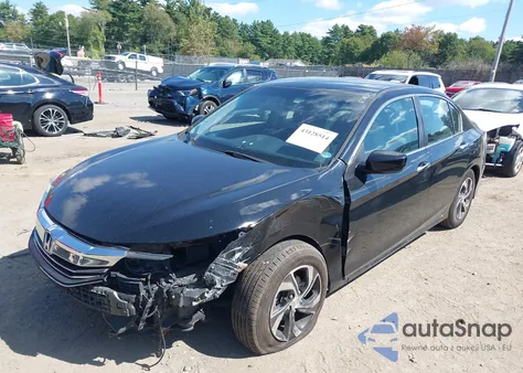 2017 Honda Accord Lx z USA, uszkodzony, nr VIN 1HGCR2F31HA037095